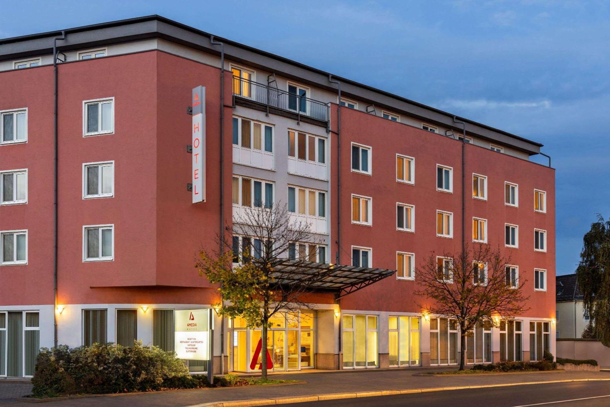 AMEDIA Hotel Dresden Elbpromenade Exterior foto